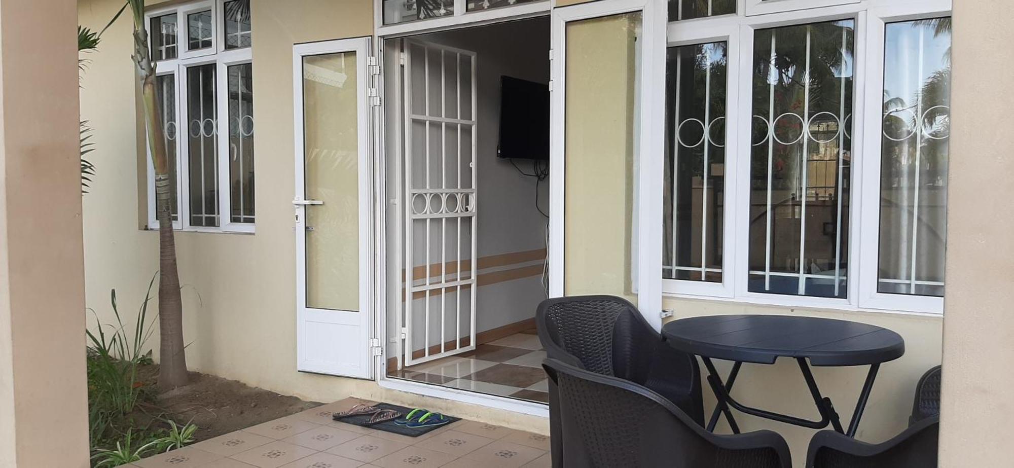 Ground Floor Lovely Two Bedrooms Apartment Flic-en-Flacq Esterno foto